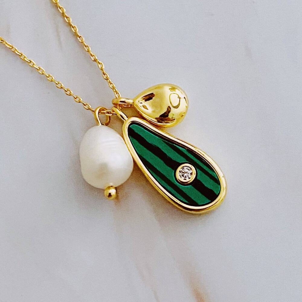 Ellie Three Charms Necklace | 18k Gold Plated | Malachite & Pearl